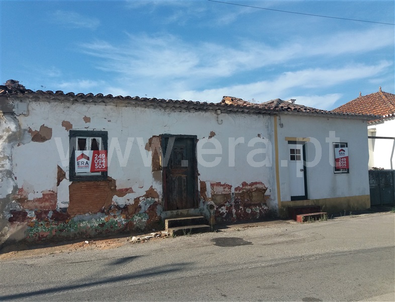 Moradia / Torres Novas, Riachos