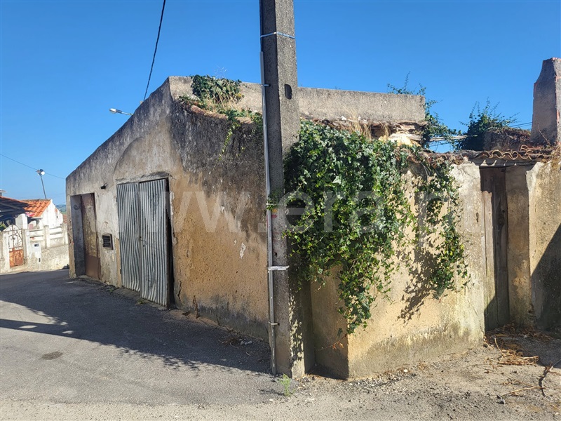 Moradia / Torres Vedras, Carvoeira e Carmões