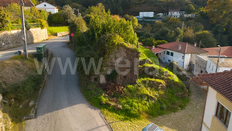 Moradia / Vila Nova de Cerveira, Cornes