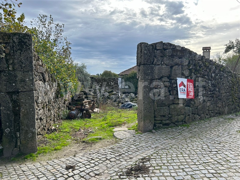 Moradia / Vila Nova de Paiva, Vila Nova de Paiva, Alhais e Fráguas