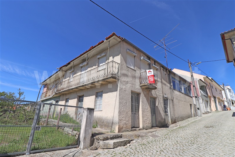 Moradia / Vila Nova de Paiva, Vila Nova de Paiva