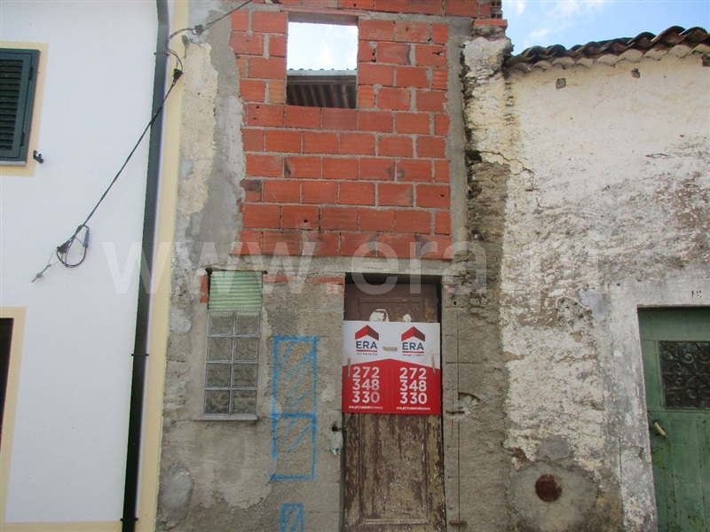 Moradia / Vila Velha de Rodão, Sarnadas de Ródão