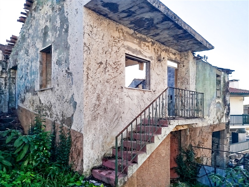 Moradia / Viseu, Lordosa