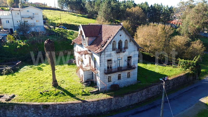 Palacete T4 / Felgueiras, Jugueiros