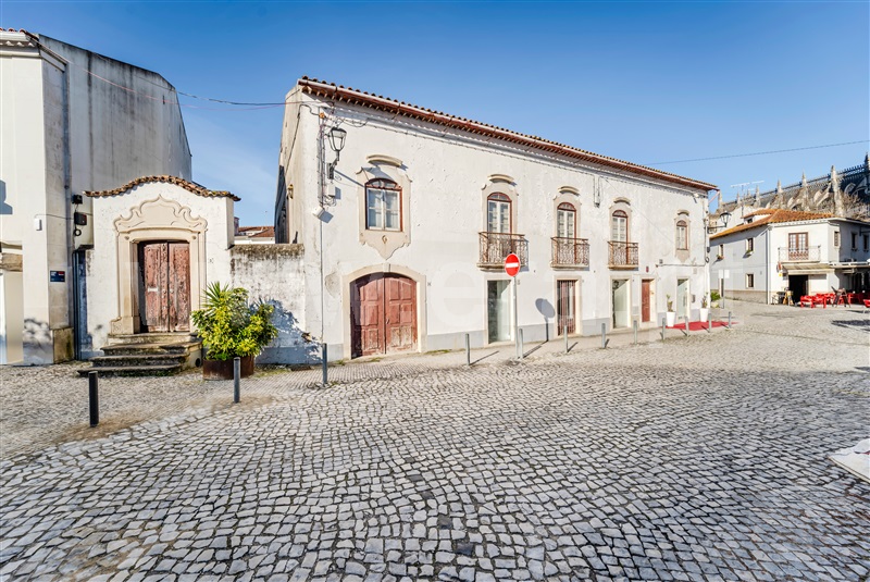Prédio T11 / Batalha, Batalha