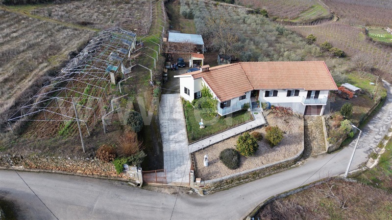 Quinta T4 / Armamar, Queimada