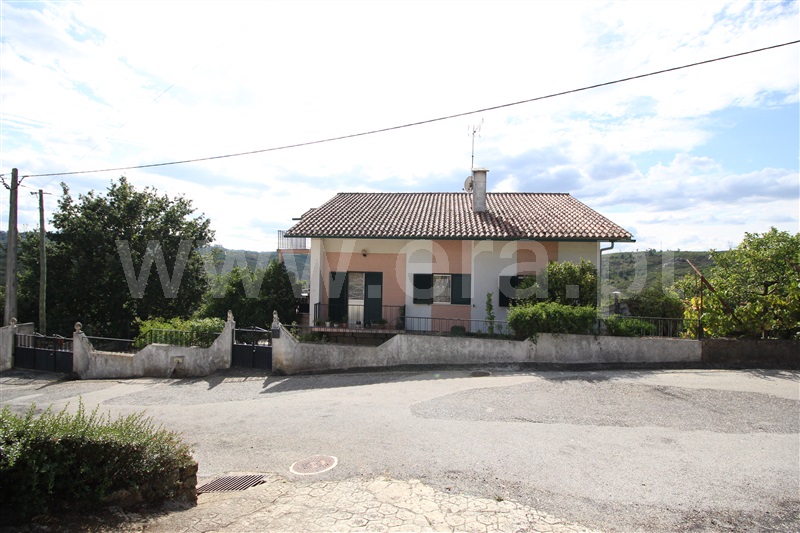 Quinta T4 / Seia, Carragozela e Várzea de Meruge