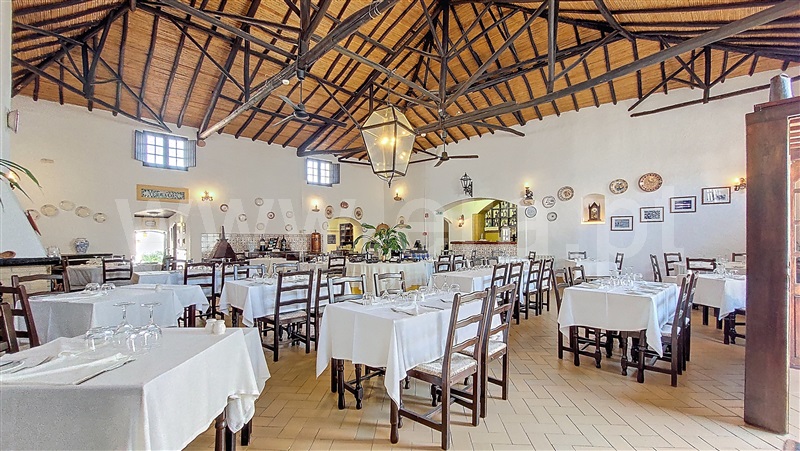 Restaurante / Lagoa, Porches