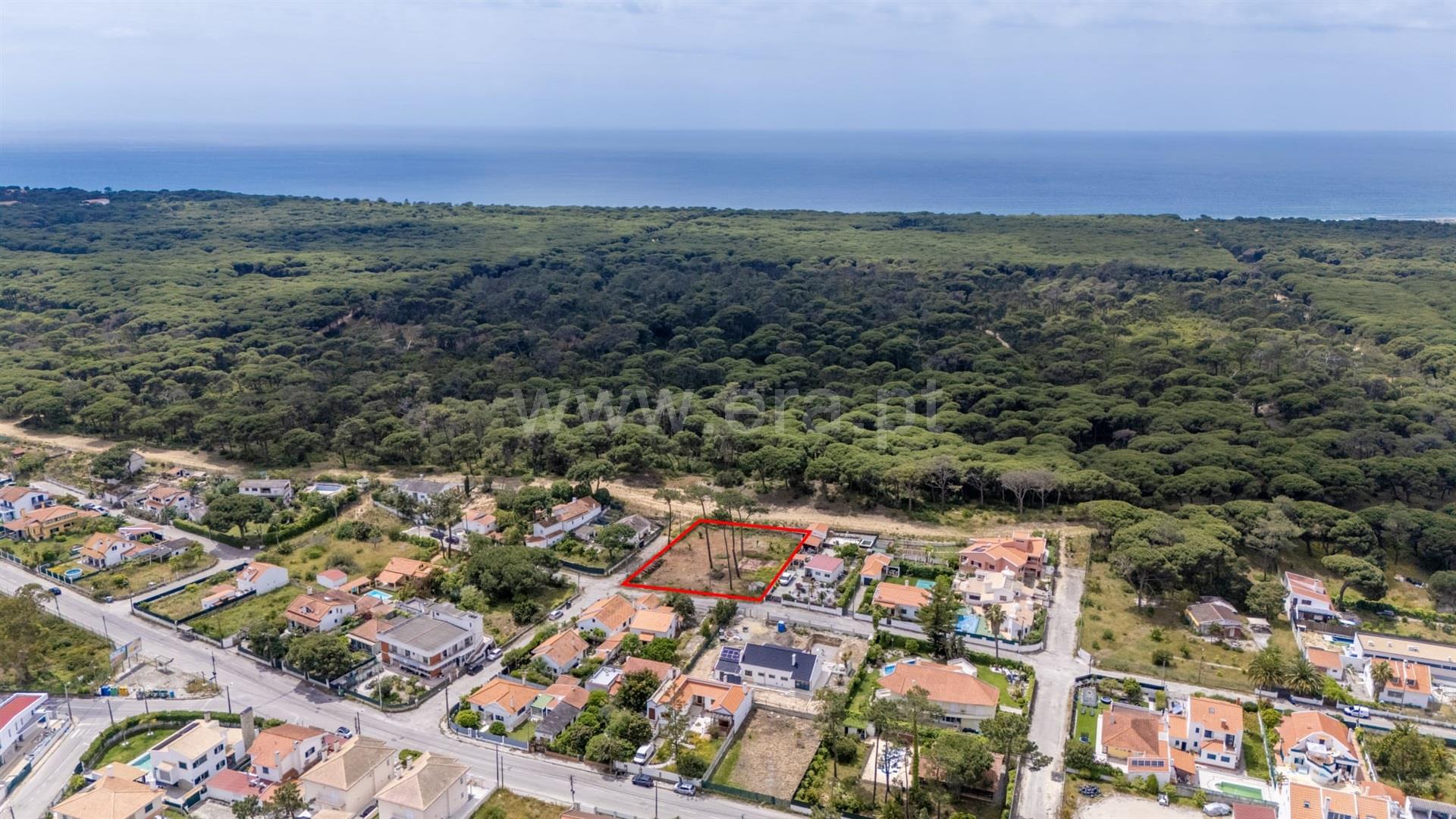 Land for sale in Almada, Portugal — €720,000