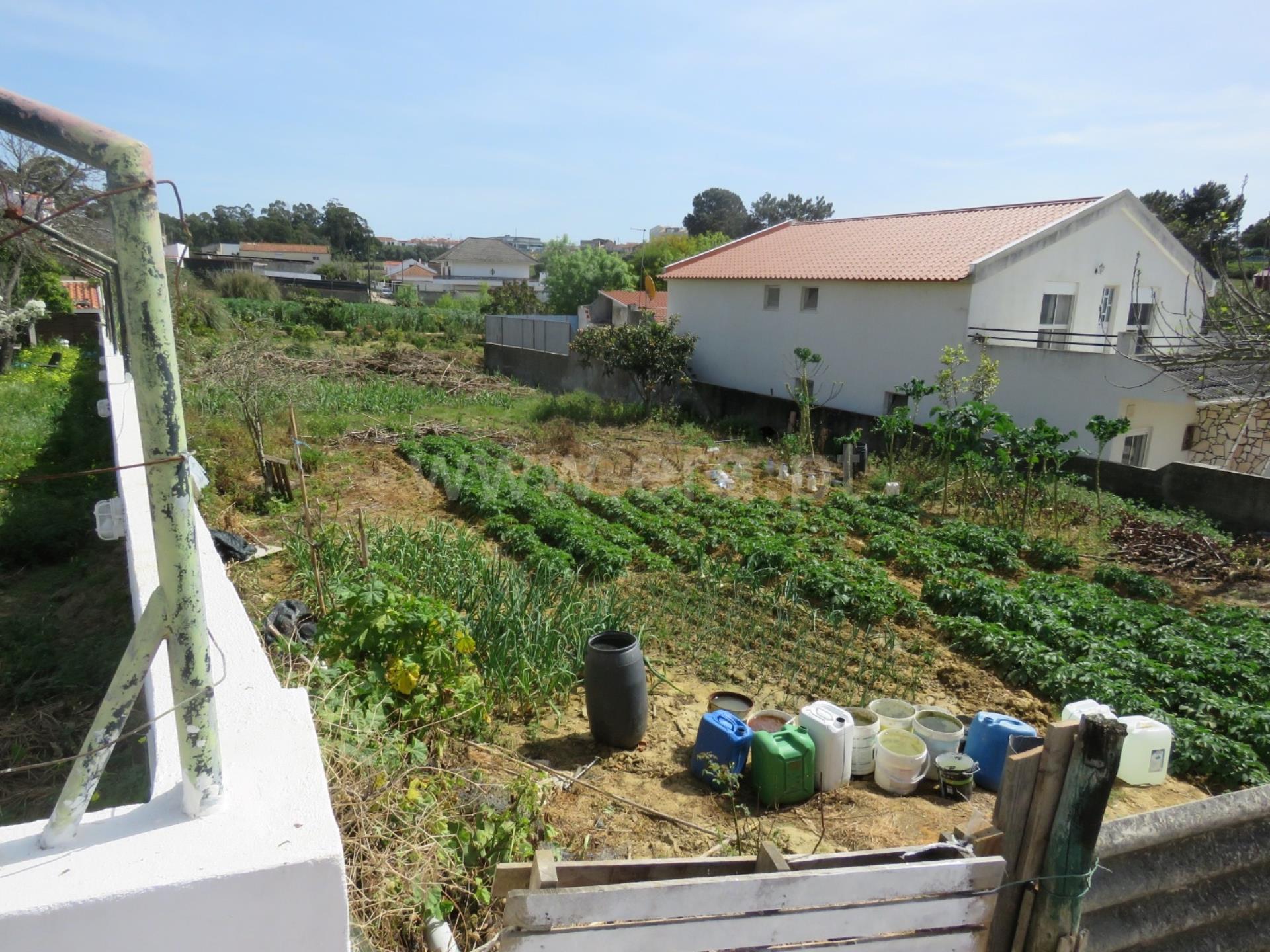 Land for sale in Almada, Portugal — €180,000
