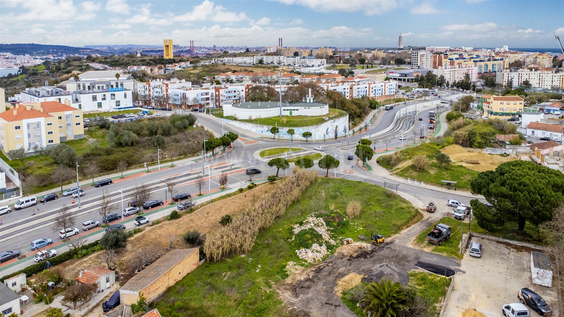 Land for sale in Almada, Portugal — €1,515,000