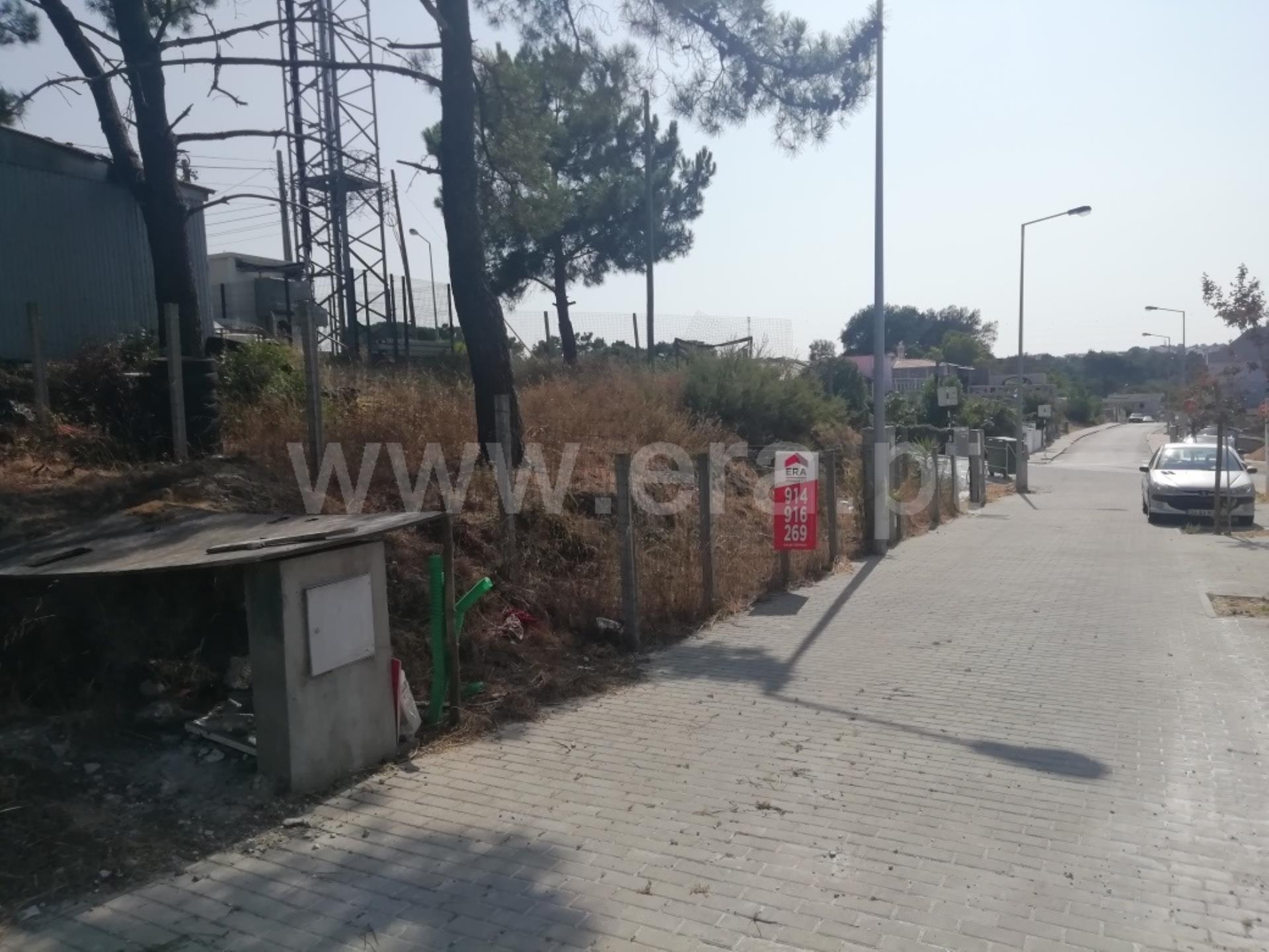 Terreno em Almada