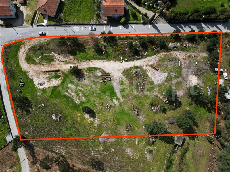 Terreno / Amarante, Real, Ataíde e Oliveira