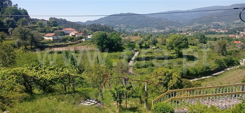 Terreno / Arcos de Valdevez, Ázere