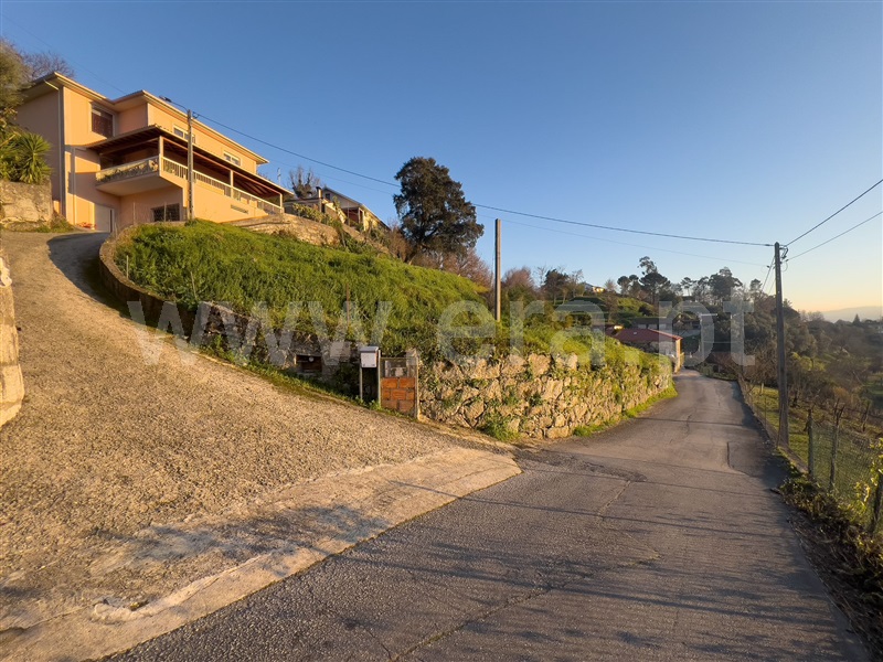Terreno / Arcos de Valdevez, Paçô