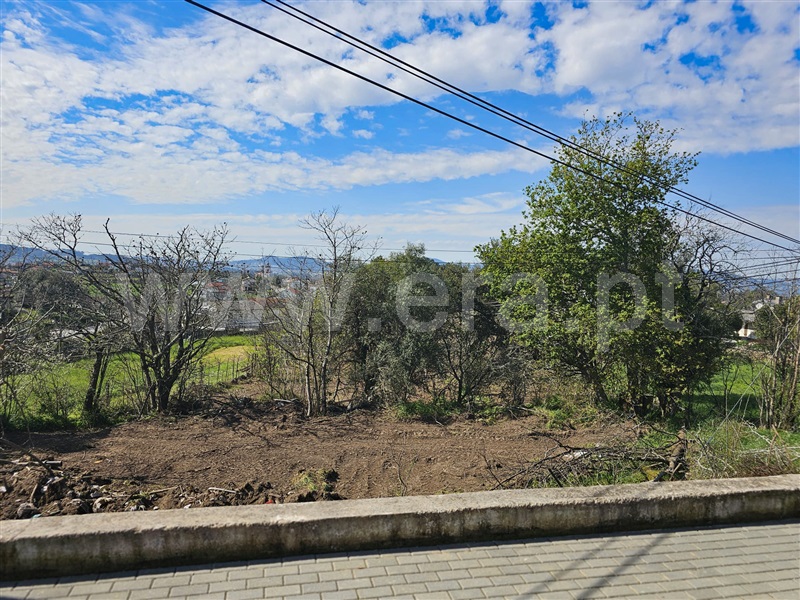 Terreno / Barcelos, Adães