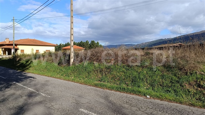 Terreno / Chaves, Madalena e Samaiões