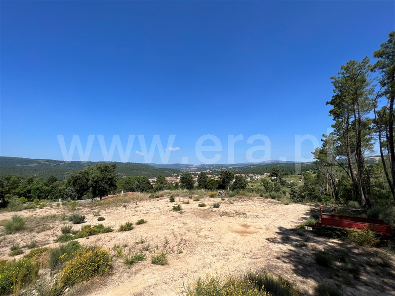 Terreno / Chaves, Oura