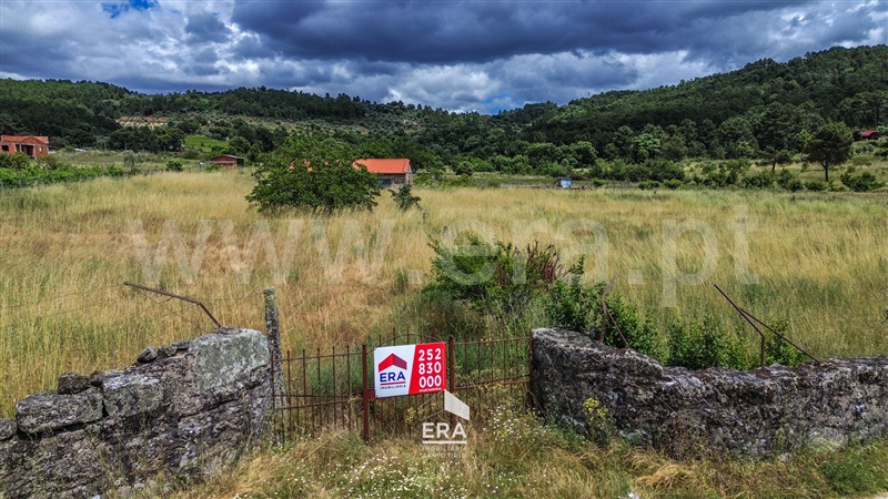 Terreno / Chaves, Oura