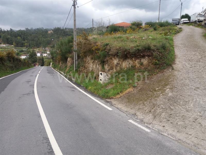 Terreno / Cinfães, Souselo