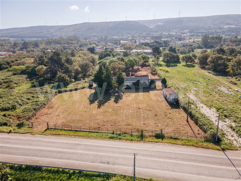 Terreno com ruina / Alcobaça, Turquel