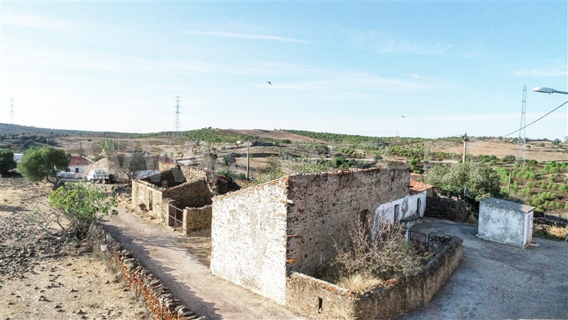 Terreno com ruina / Alcoutim, Alcaria Cova