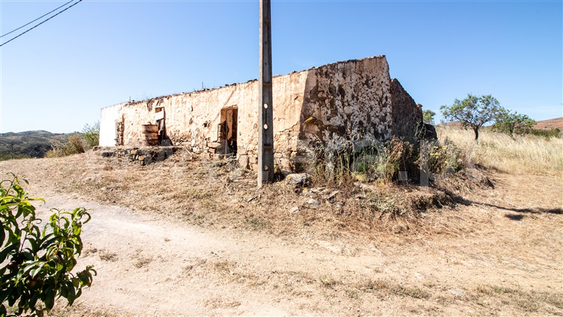 Terreno com ruina / Alcoutim, Alcoutim