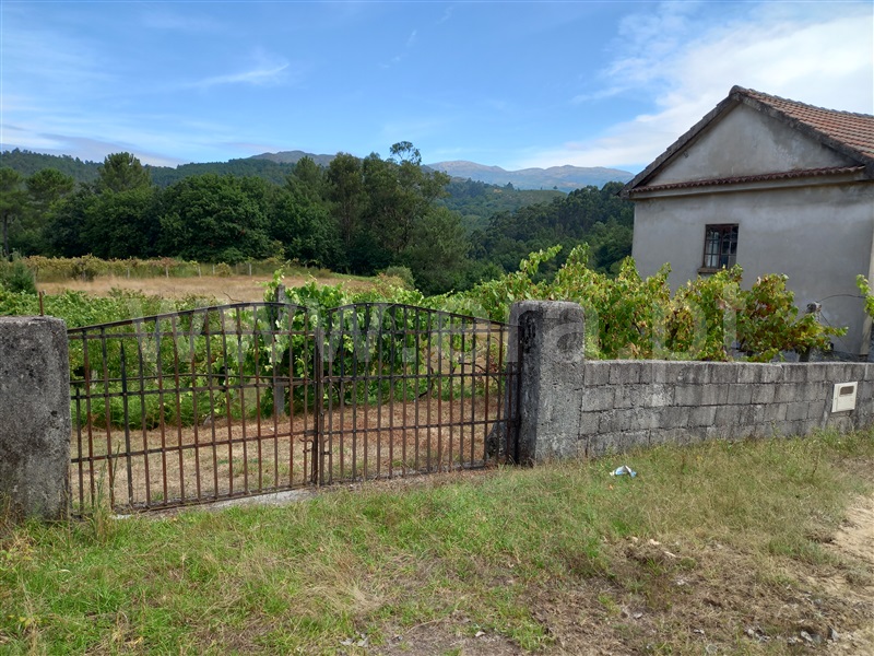 Terreno com ruina  Arcos de Valdevez, Grade e Carralcova - 1189933 - 2