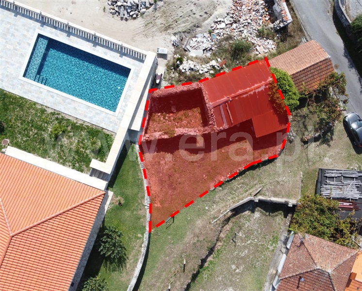 Terreno com ruina / Arcos de Valdevez, Miranda