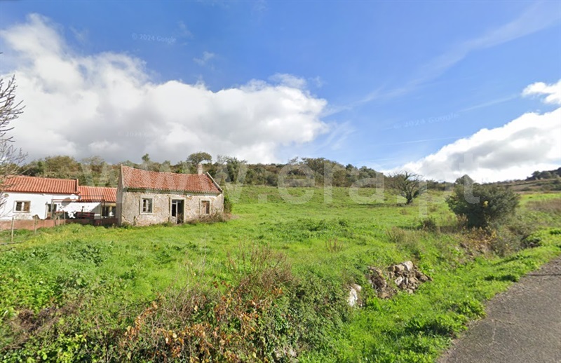 Terreno com ruina / Arruda dos Vinhos, Arranhó