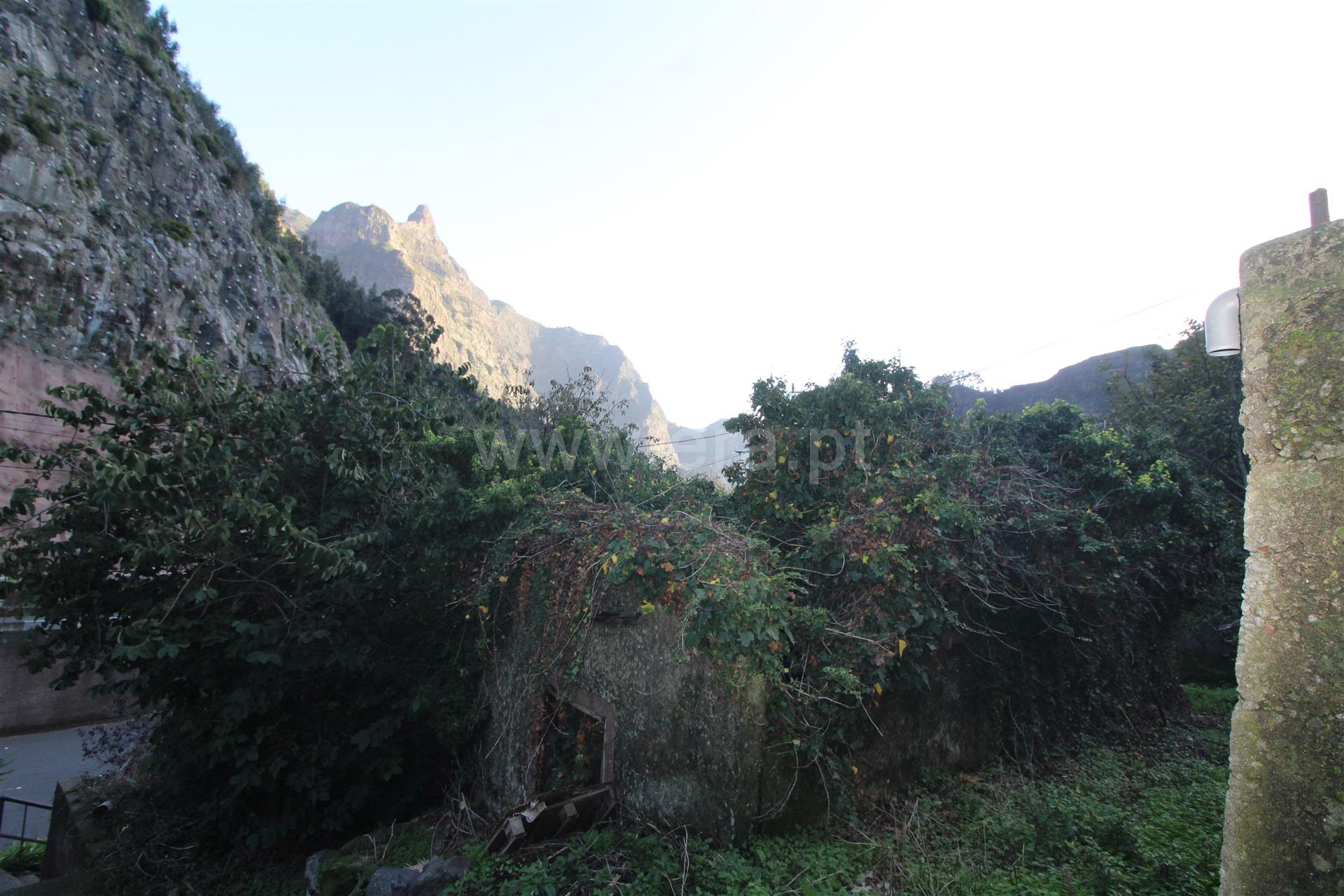 Land for sale in Câmara de Lobos, Portugal — €130,000