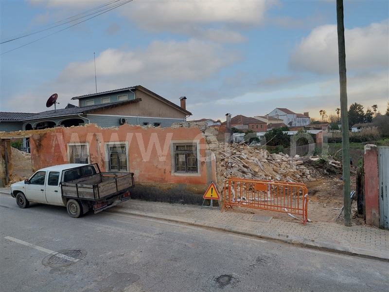 Terreno com ruina / Cantanhede, Bolho