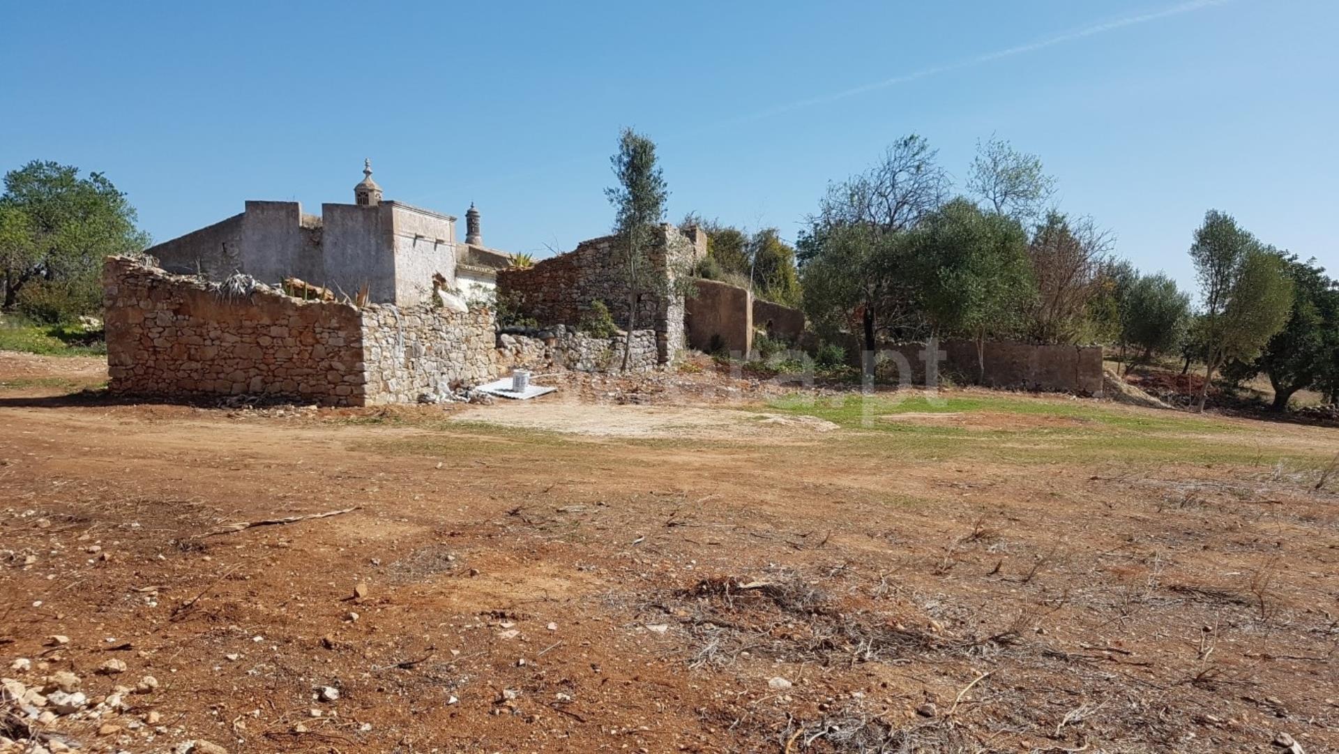 Terreno com Projeto Aprovado para Moradia V3