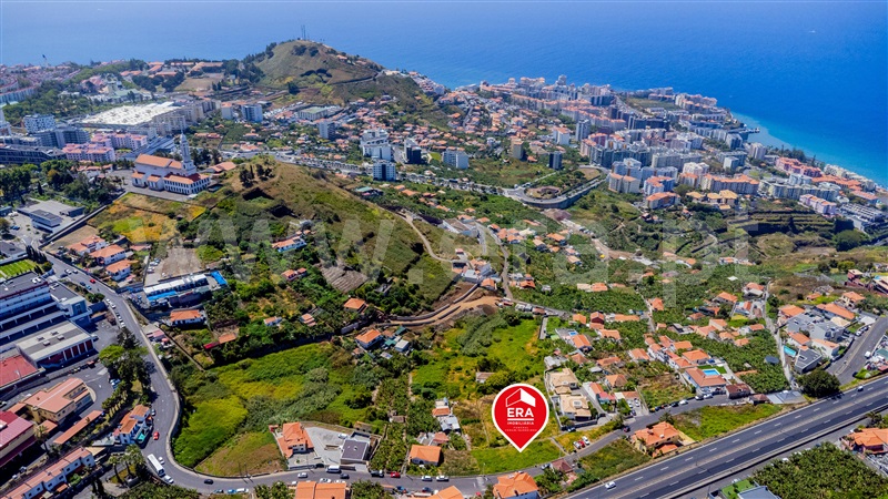 Terreno com ruina / Funchal, São Martinho