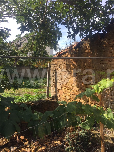 Terreno com ruina / Fundão, Souto da Casa