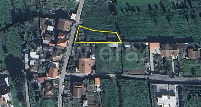 Terreno com ruina / Gondomar, Melres e Medas