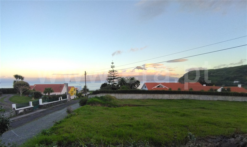 Terreno com ruina / Horta, Praia do Almoxarife