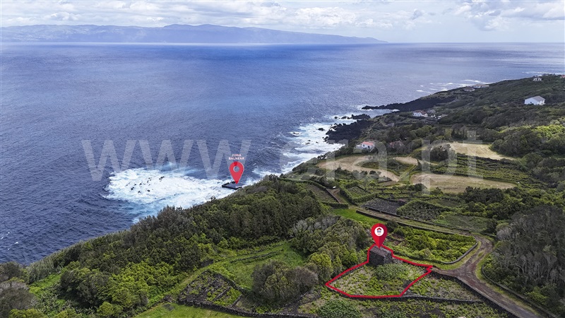 Terreno com ruina / Lajes do Pico, Ribeirinha