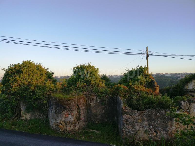 Terreno com ruina / Mafra, Santo Isidoro, Mafra