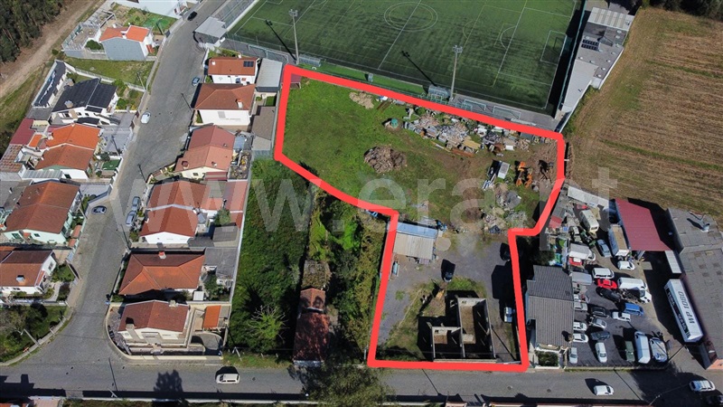 Terreno com ruina / Maia, Folgosa