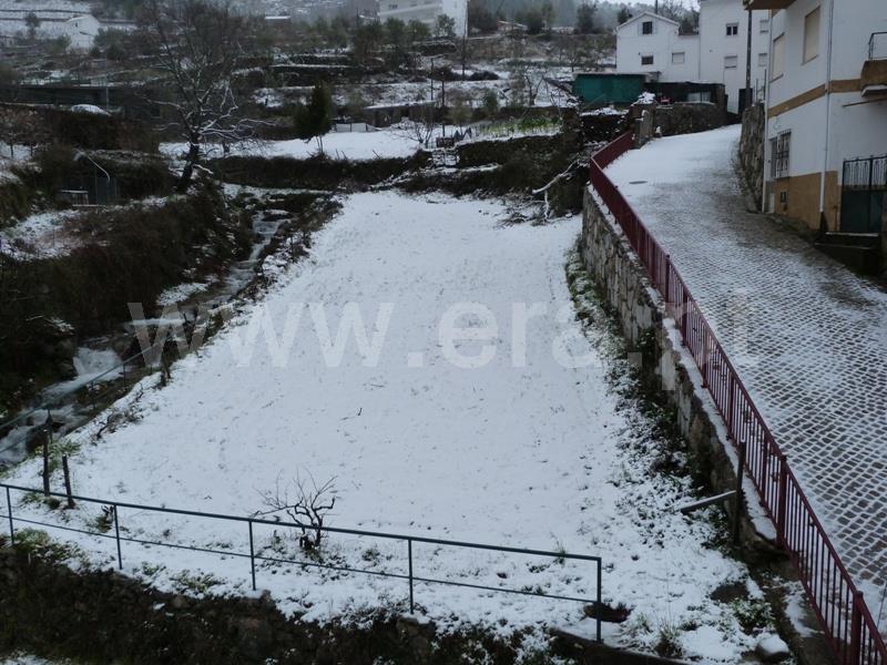 Terreno com ruina / Manteigas, Manteigas