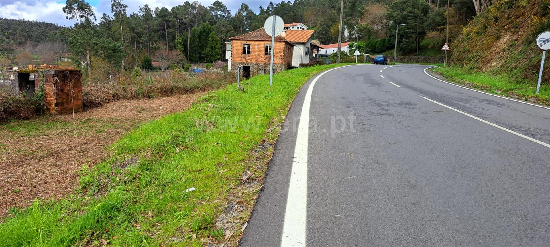 Land for sale in Oliveira de Azeméis, Portugal — €68,000