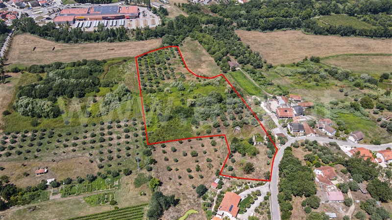 Terreno com ruina / Ourém, Nossa Senhora das Misericórdias