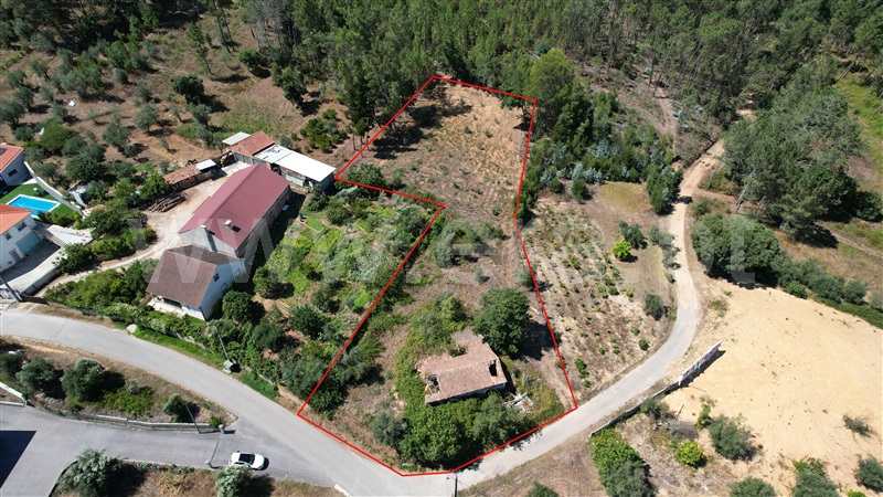Terreno com ruina / Ourém, Rio de Couros e Casal dos Bernardos