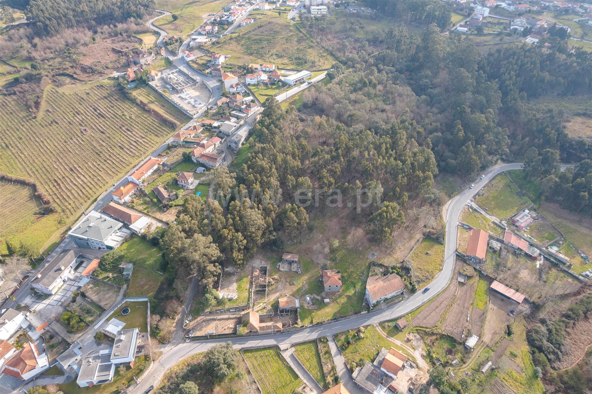 Land for sale in Paços de Ferreira, Portugal — €1,000,000