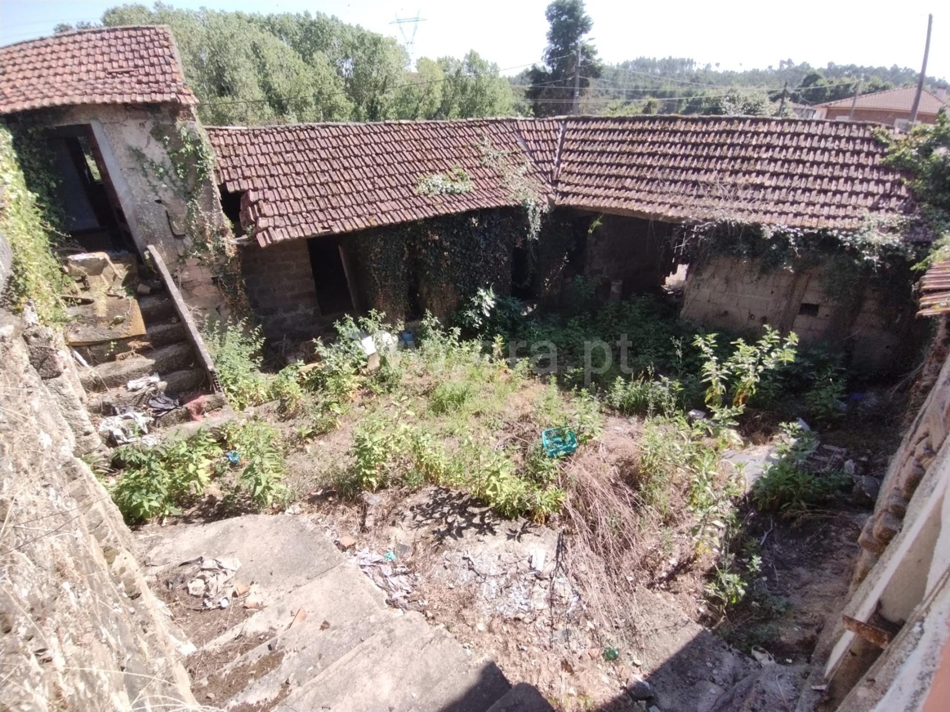 Land for sale in Paredes, Portugal — €107,000