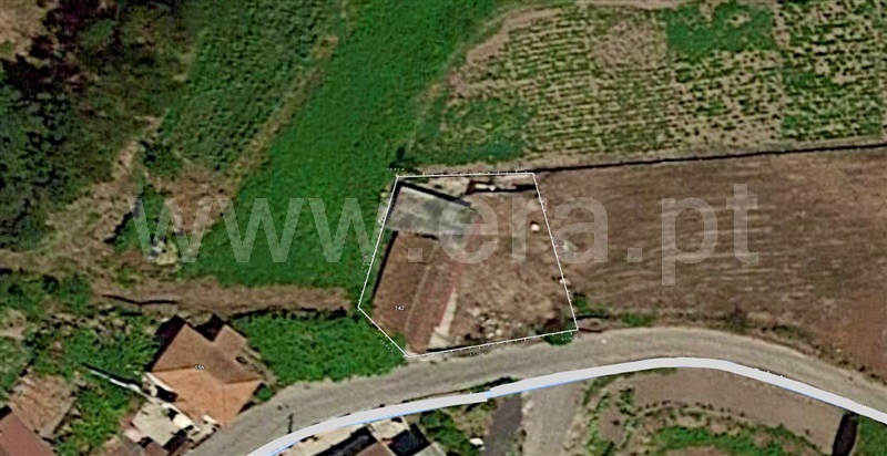 Terreno com ruina  Paredes, Louredo - 1286868 - 1