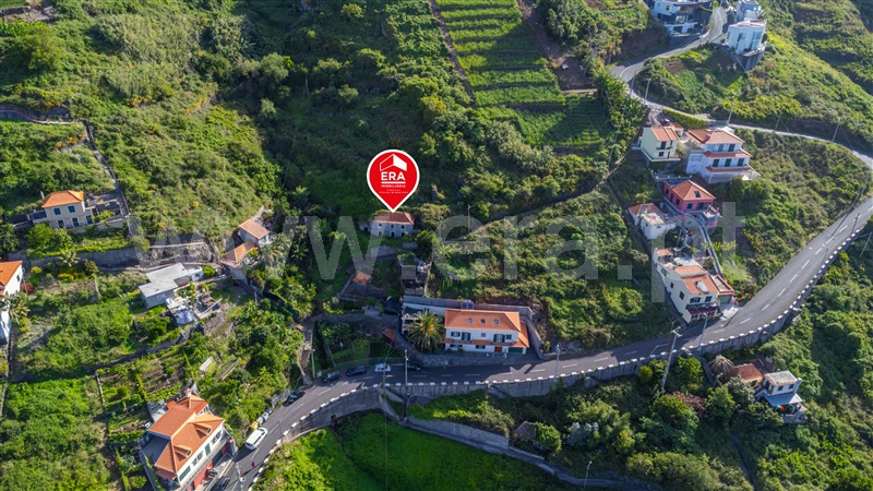 Terreno com ruina / Ribeira Brava, Campanário