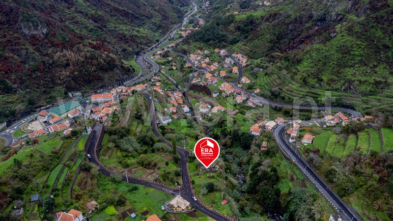 Terreno com ruina / Ribeira Brava, Serra de Água