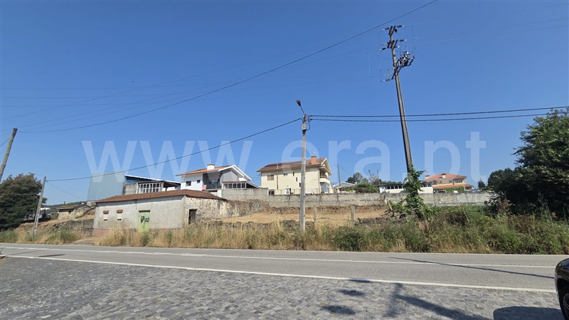 Terreno com ruina / Santo Tirso, Água Longa